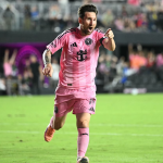 Obrázek epizody Vítězové a poražení: Nůžky ve sněžné bouři i rozjetý Messi. Obrana Wolves je jako cedník