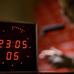 Obrázek epizody Jak vtěsnat příběh do šesti minut? Petr Voldán vypráví o televizním pořadu Postřehy odjinud