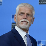 Obrázek epizody Pavel na summitu NATO jako prezident, ale ne šéf delegace. Jak si s tím poradí protokol?