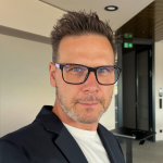 Obrázek epizody Tomáš Wojcik - Jak propojit obchod a marketing v jeden B2B Growth tým?