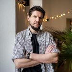 Obrázek epizody Zvládne pilotovat drony a jednou možná nahradí i politiky. Jak vývoj AI vidí programátor Marek Rosa