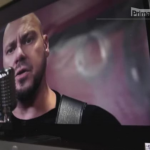 Obrázek epizody Ortel je dement a skládá písně o Hessovi, napsal muž. Přestupková komise mu dala za pravdu