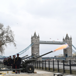 Obrázek epizody Ve Spojeném království se konala salva za prince Philipa