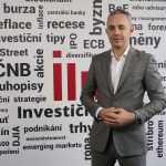 Obrázek epizody Petr Novotný (Investičníweb.cz): Páteční slova šéfa Fedu investory nepotěšila, souboj akciových medvědů s býky pokračuje