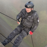 Obrázek epizody Na hrázi vodního díla Fláje trénovala lezecká skupina mostecké městské policie společně s báňskými záchranáři.