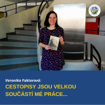 Obrázek epizody Veronika Faktorová: Cestopisy jsou velkou součástí mé práce. Učení na fakultě je pro mě úleva | KAFÁRENSKÝ PODCAST