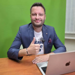 Obrázek epizody Emisní povolenky, euro a další nesmysly? Řekněte NE! Je čas jít k volbám. | Čau Praho #150