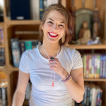 Obrázek epizody Inspirativní rozhovor - Jana Zahradníčková. Výrobkyně čakra esenciálních olejů a šperků s polodrahokamy. Harem nakham. 4.6.2024