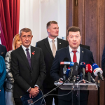 Obrázek epizody Babiš dal na starosty. Okamurovi hodil vidle do jednání o rušení poplatků pro ČT a ČRo před volbami