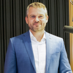 Obrázek epizody Peter Pellegrini - Vidím ľudí, ktorí trpia a sú nešťastní, lebo si... (Braňo Závodský Naživo)