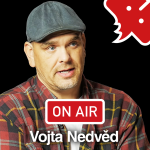 Obrázek epizody Vojta Nedvěd ON AIR: „Koncert Nedvědů na Strahově byla husina a neskutečnej zážitek na celý život.“