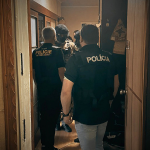 Obrázek epizody Po slovenské podpásovce pokračuje vyšetřování případu výhružek školám a snahy rozkrýt ruskou stopu