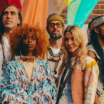 Obrázek epizody Crystal Fighters: Naší hudbou malujeme barevné graffiti po šedých zdech