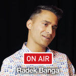 Obrázek epizody Radek Banga (Gipsy.cz) ON AIR: „Pop je magie. V Česku je kvůli bývalému režimu vnímaný negativně.”